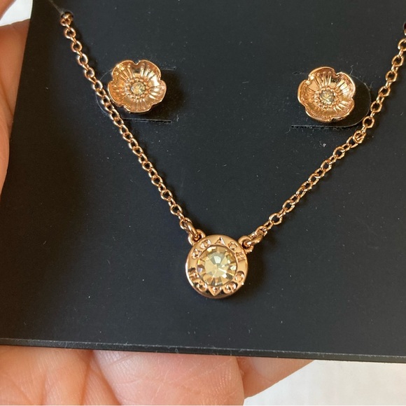 Coach Necklace and Flower Stud Earrings Set New - Picture 4 of 5